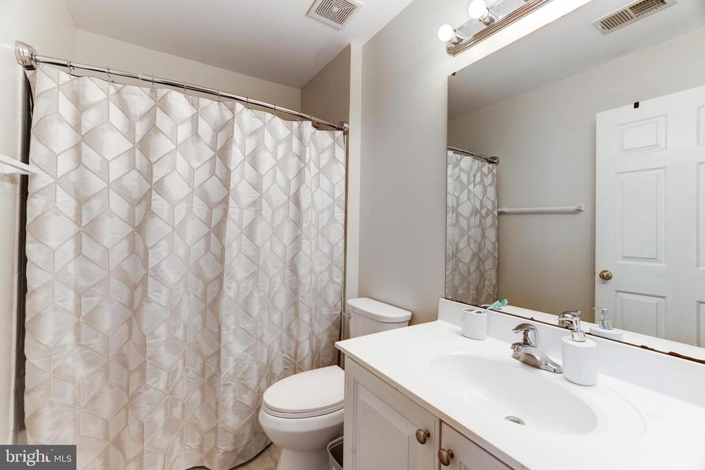 6603 Parville Loop