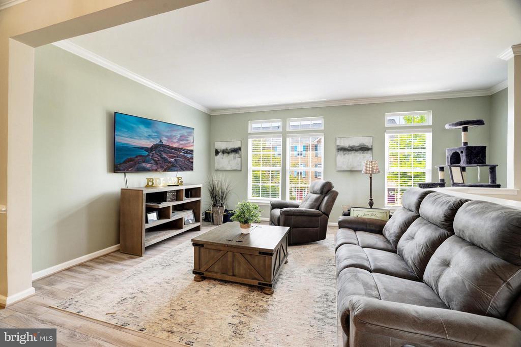 6603 Parville Loop