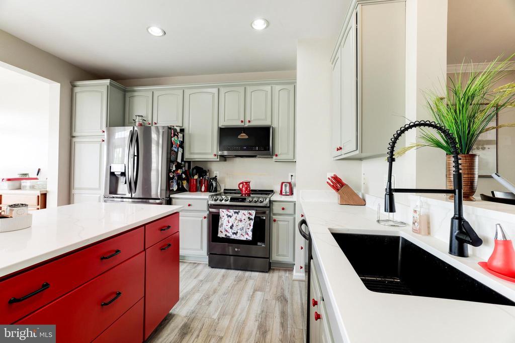 6603 Parville Loop