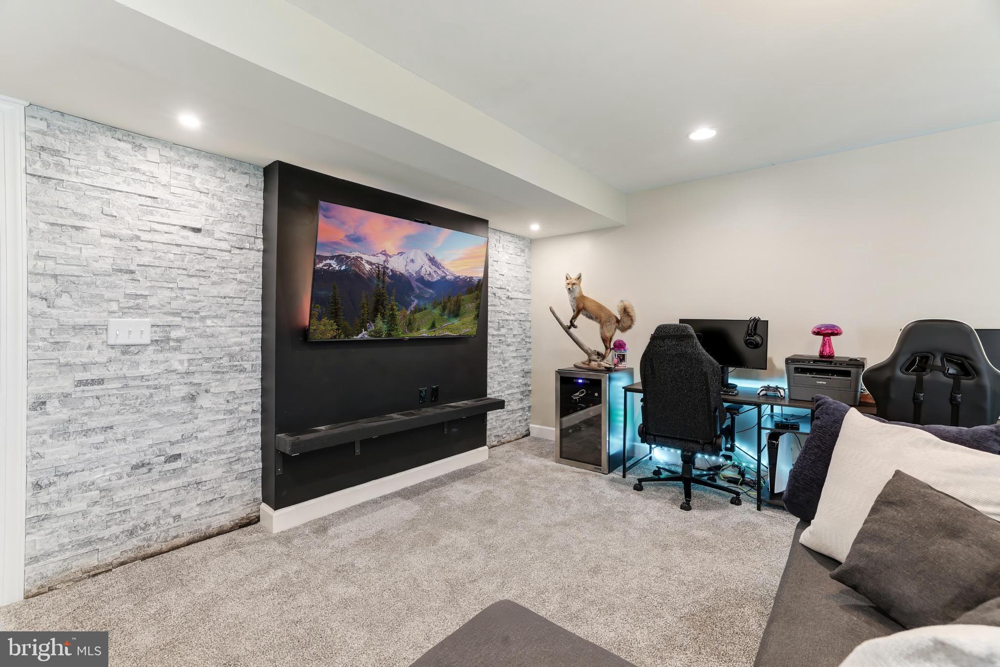 10532 Hinton Way