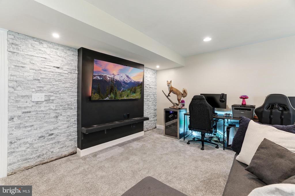10532 Hinton Way