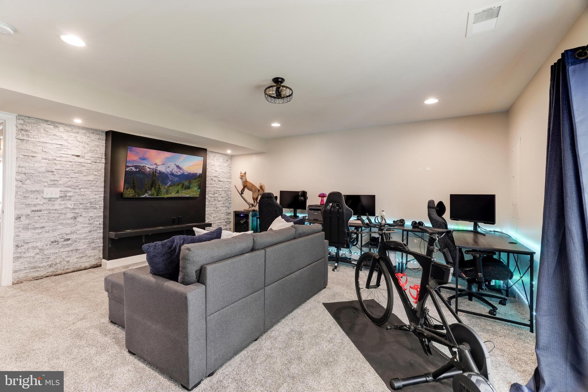 10532 Hinton Way