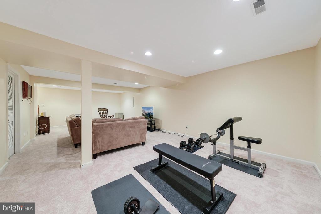 5661 Assateague Pl
