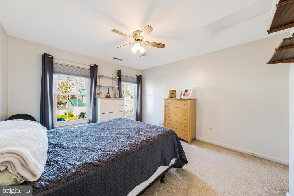 5661 Assateague Pl