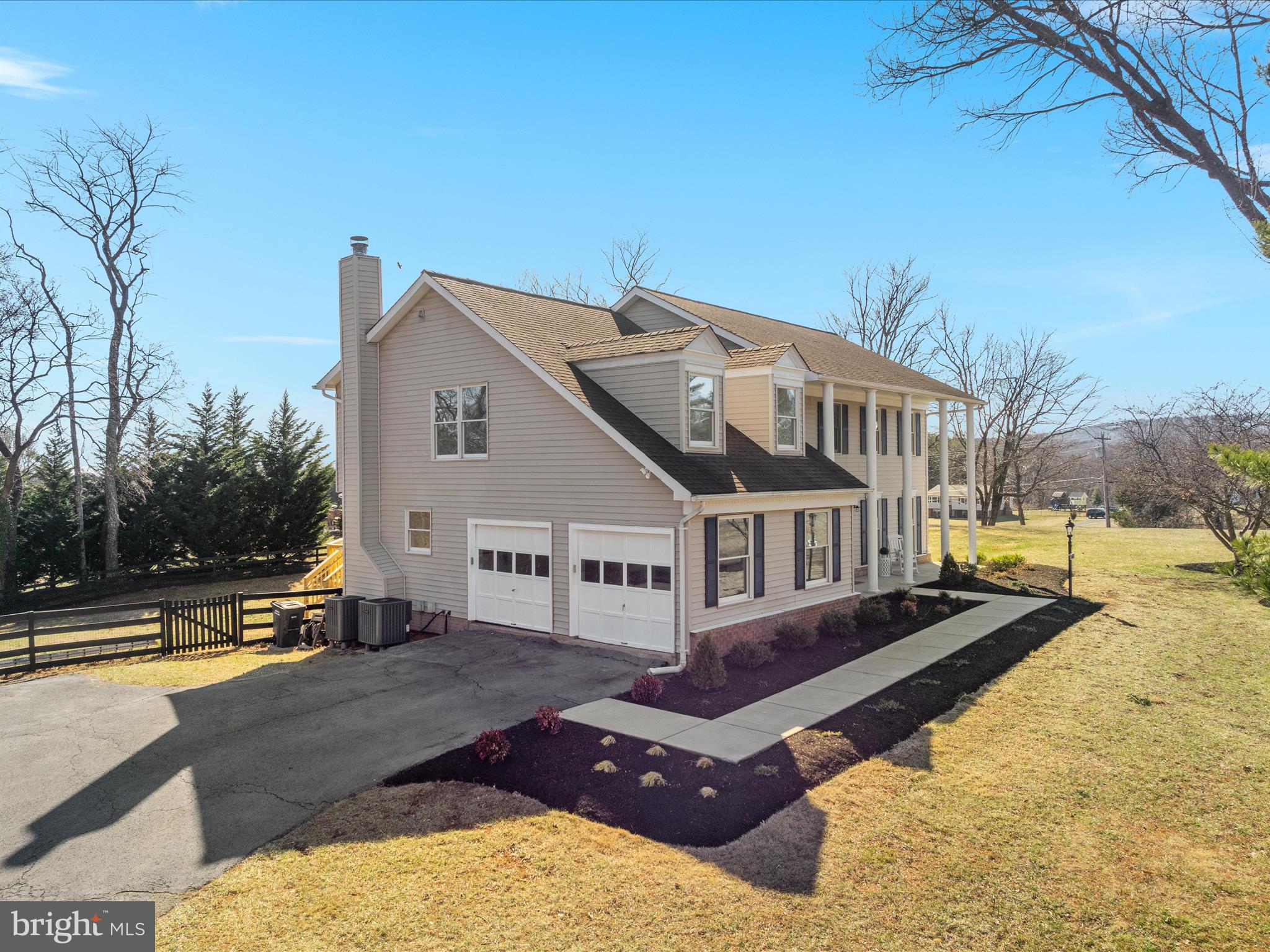 16015 Monte Vista Ln