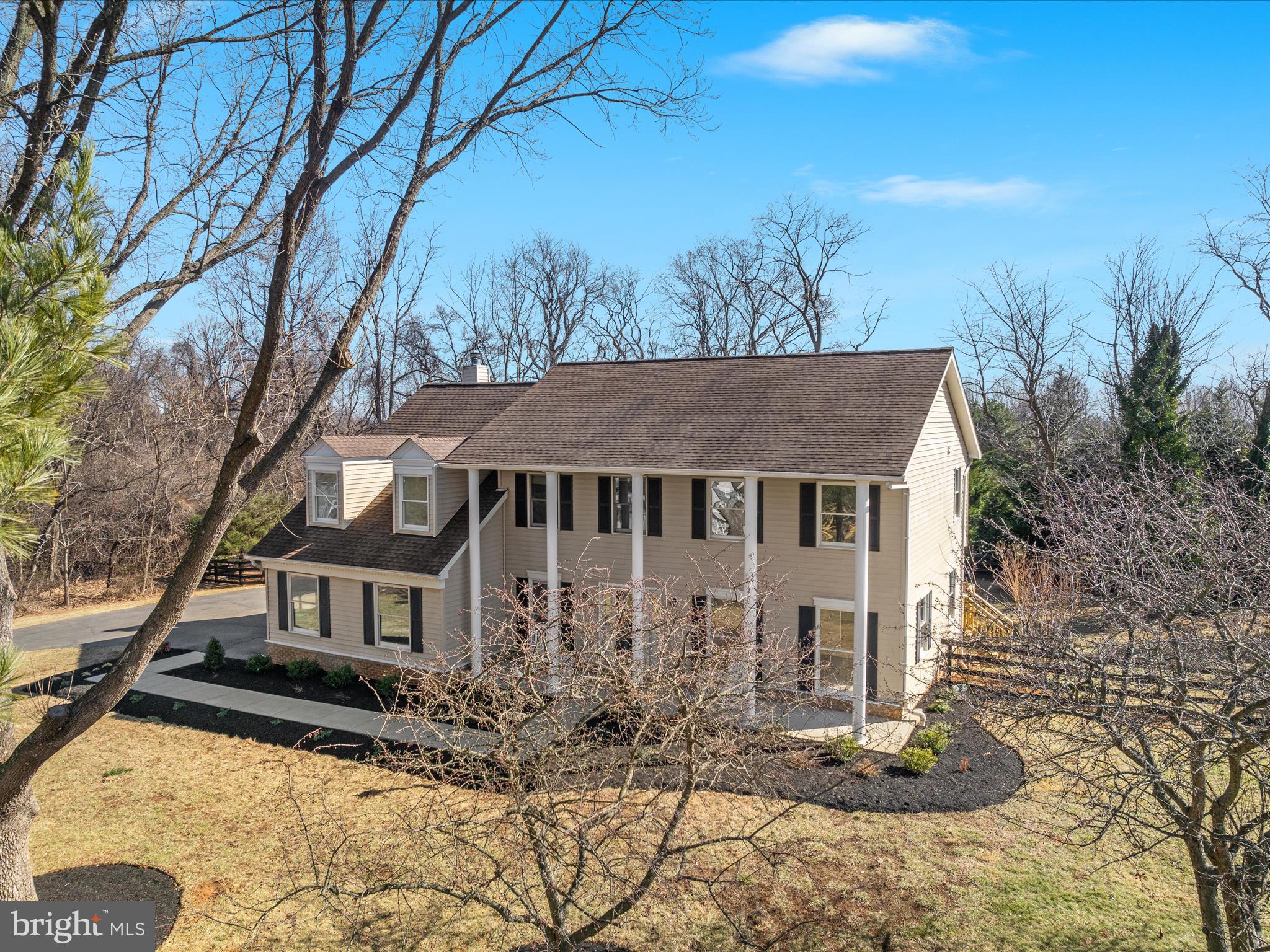 16015 Monte Vista Ln