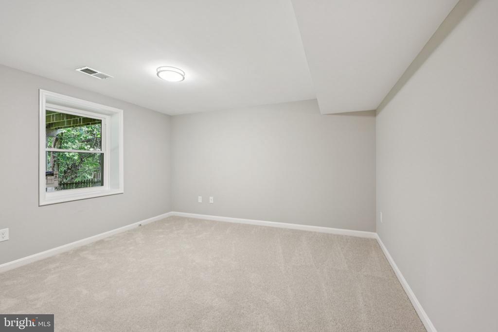 8126 TALL TIMBER DRIVE