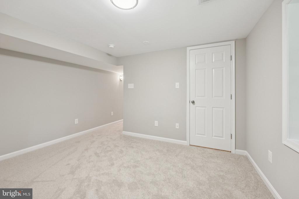 8126 TALL TIMBER DRIVE
