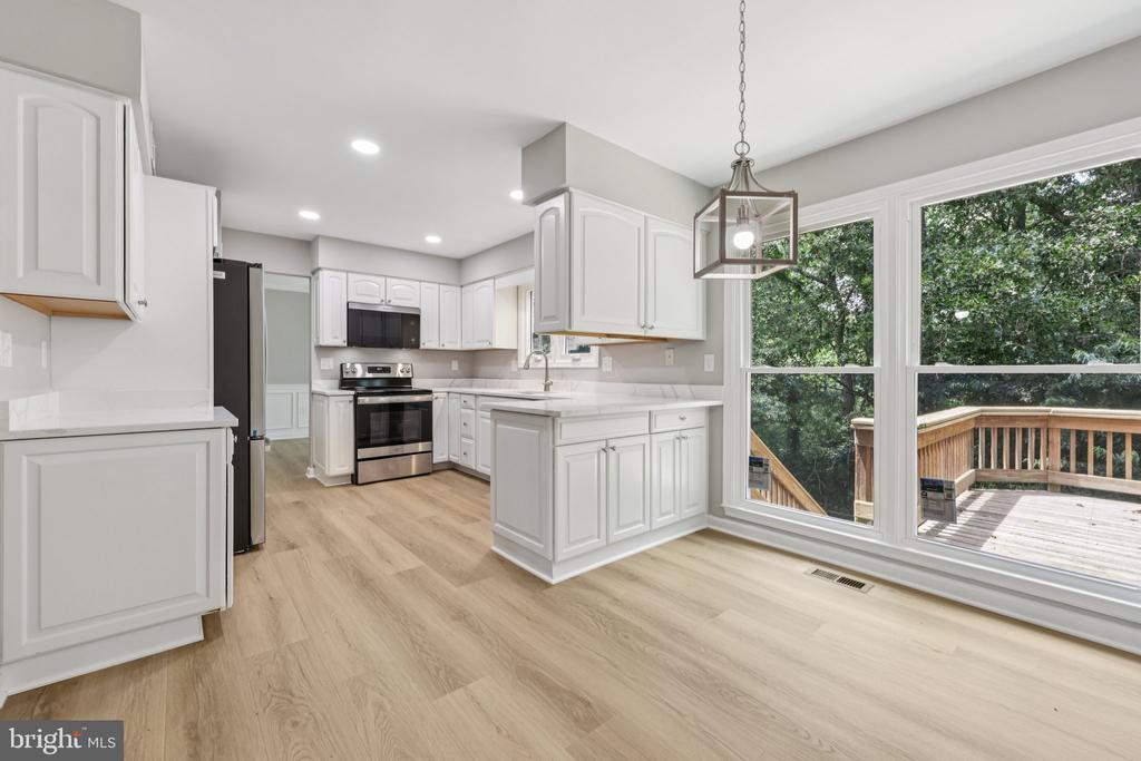 8126 TALL TIMBER DRIVE