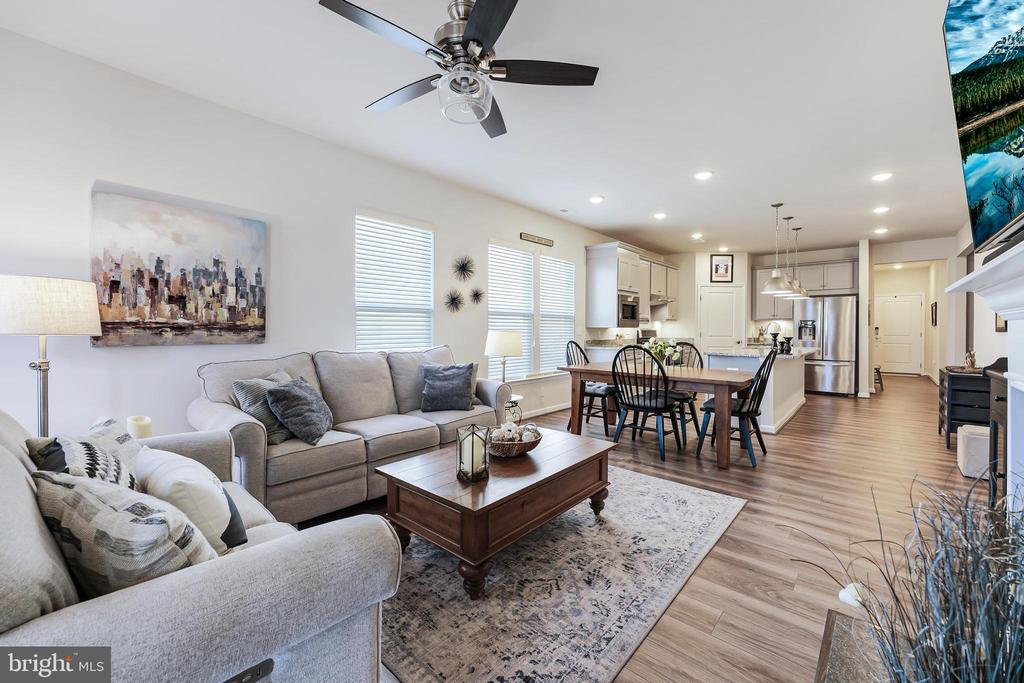 16082 Calla Lily Ln