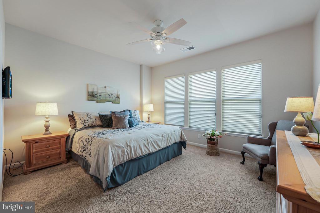 16082 Calla Lily Ln