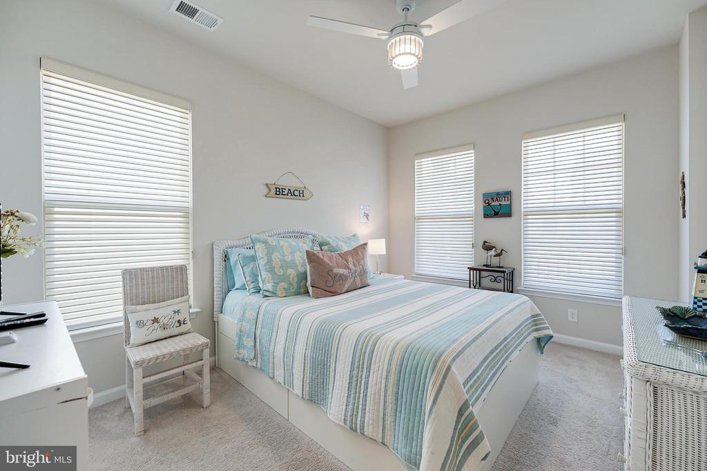 16082 Calla Lily Ln