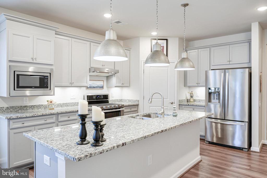 16082 Calla Lily Ln