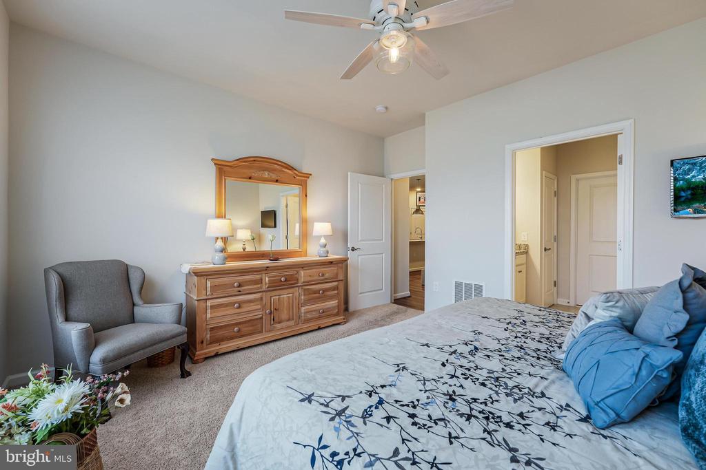 16082 Calla Lily Ln