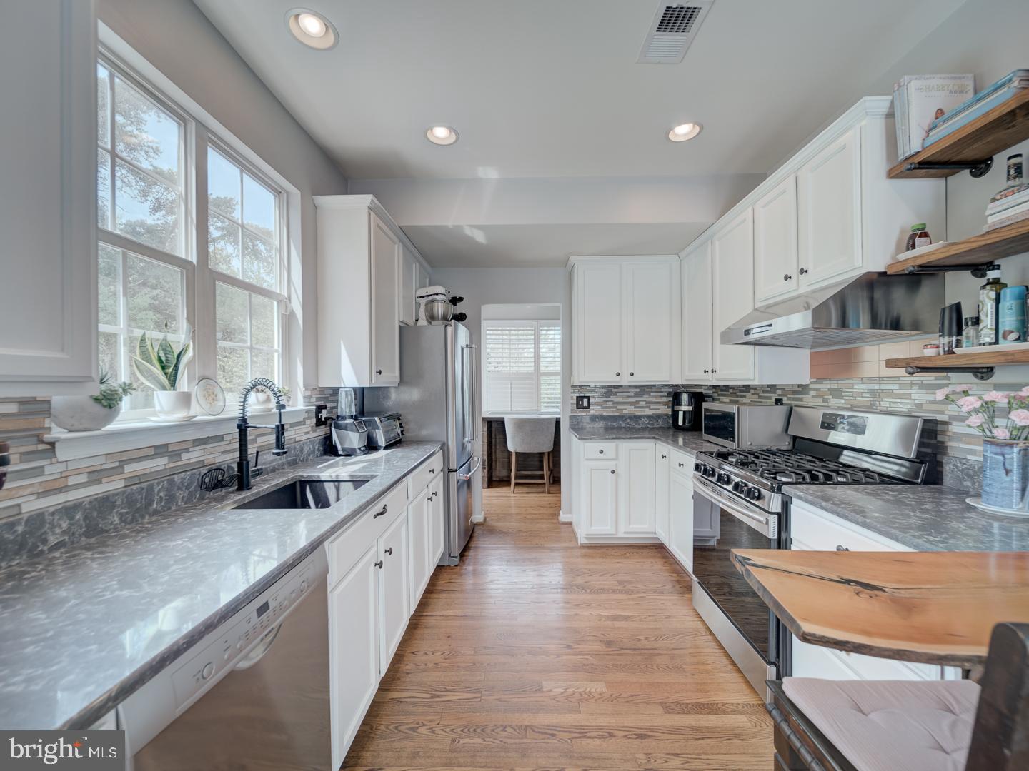 9477 Cromarty Ct