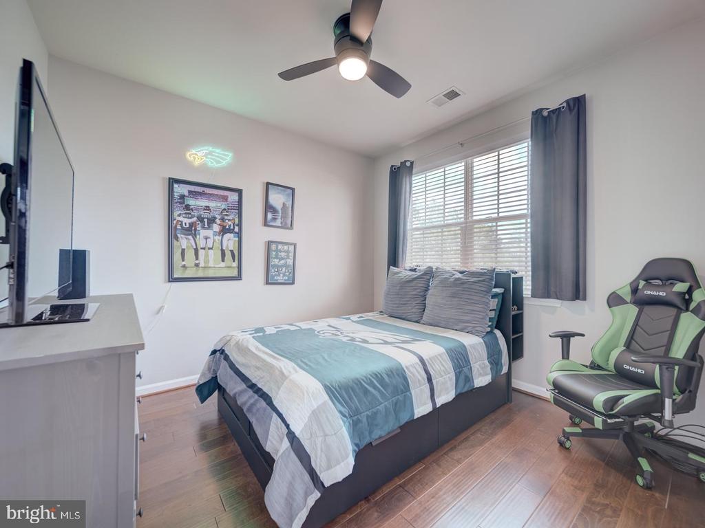 9477 Cromarty Ct