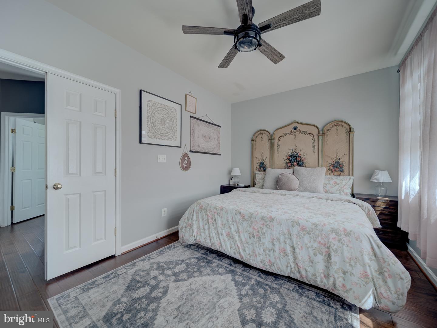 9477 Cromarty Ct