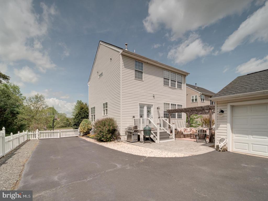 9477 Cromarty Ct