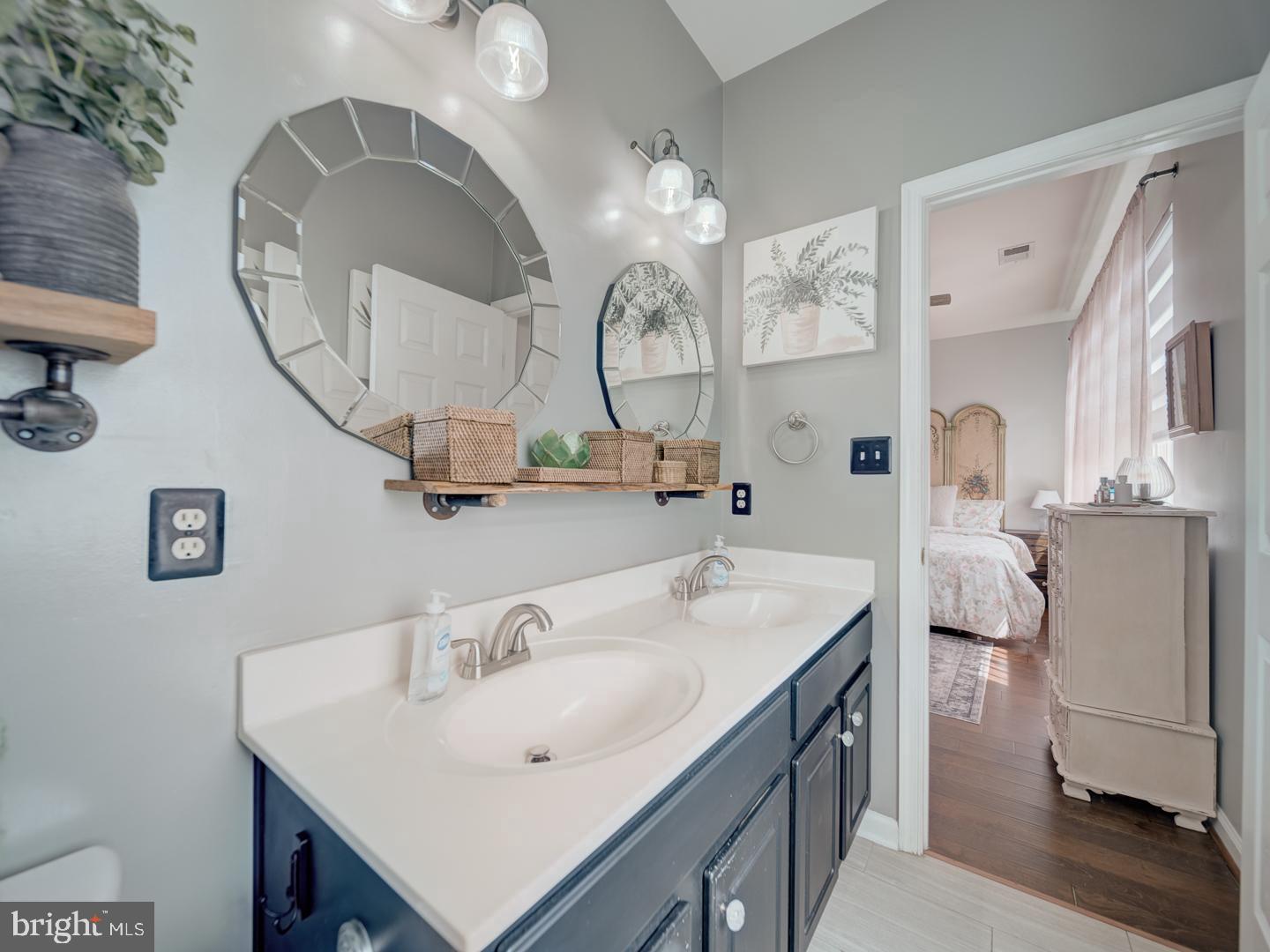 9477 Cromarty Ct