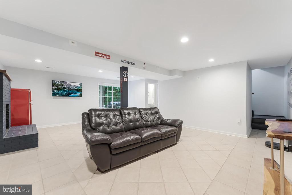13283 Kenny Rd