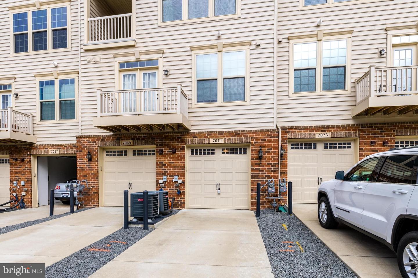 7071 DARBEY KNOLL DR