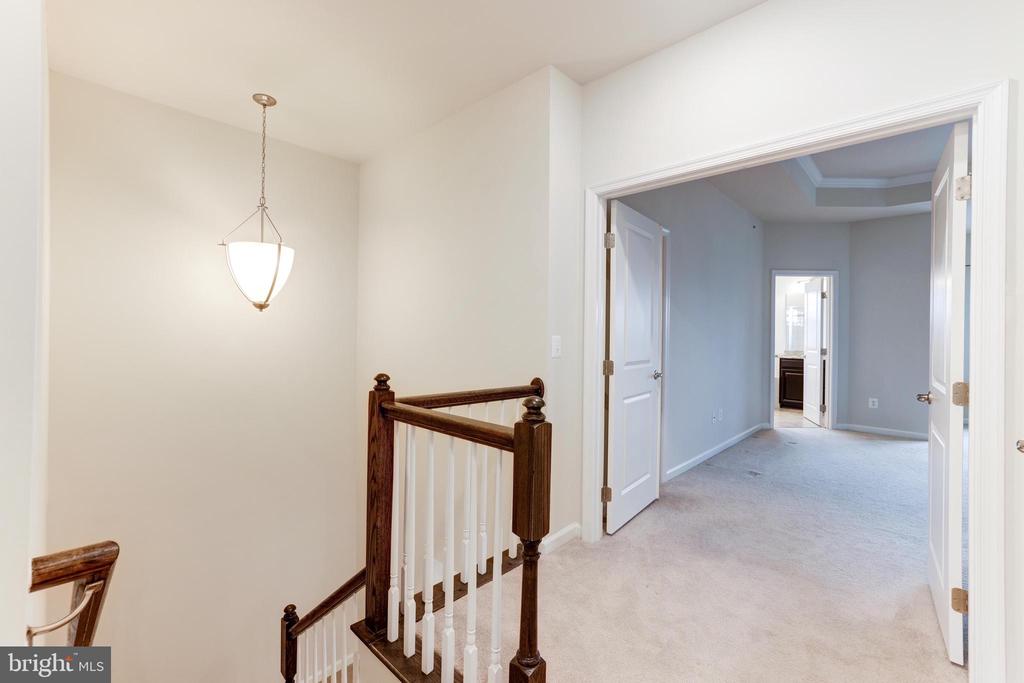 7071 DARBEY KNOLL DR