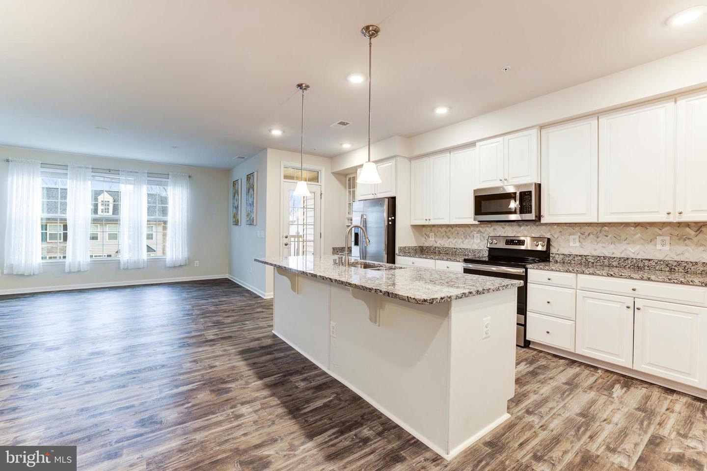 7071 DARBEY KNOLL DR