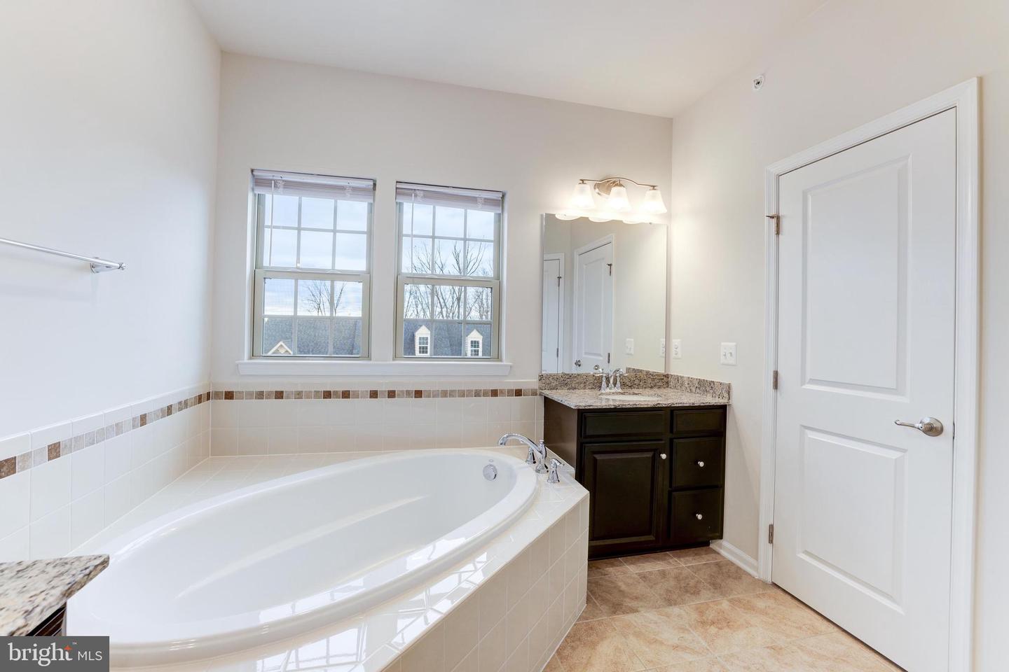 7071 DARBEY KNOLL DR