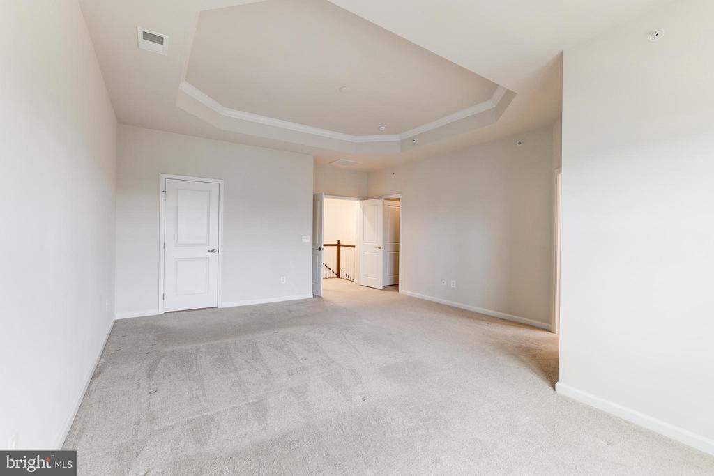 7071 DARBEY KNOLL DR