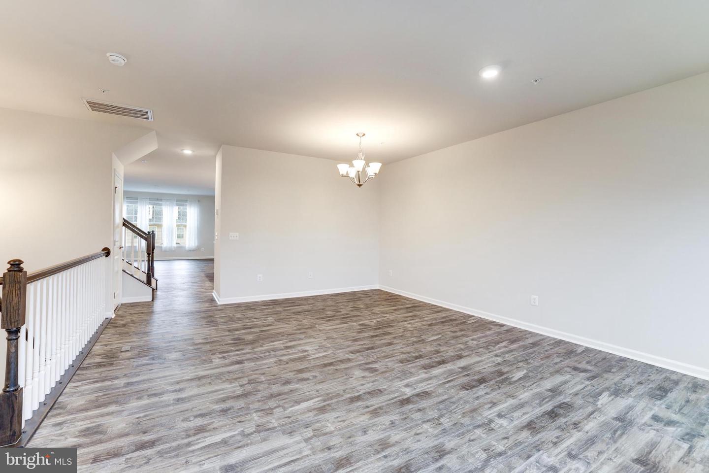 7071 DARBEY KNOLL DR