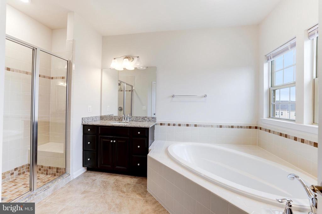 7071 DARBEY KNOLL DR