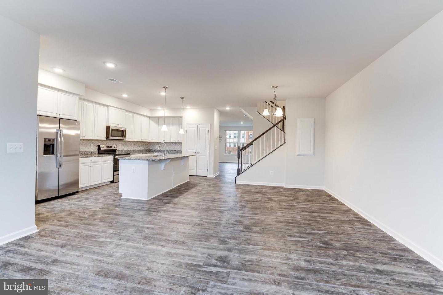 7071 DARBEY KNOLL DR
