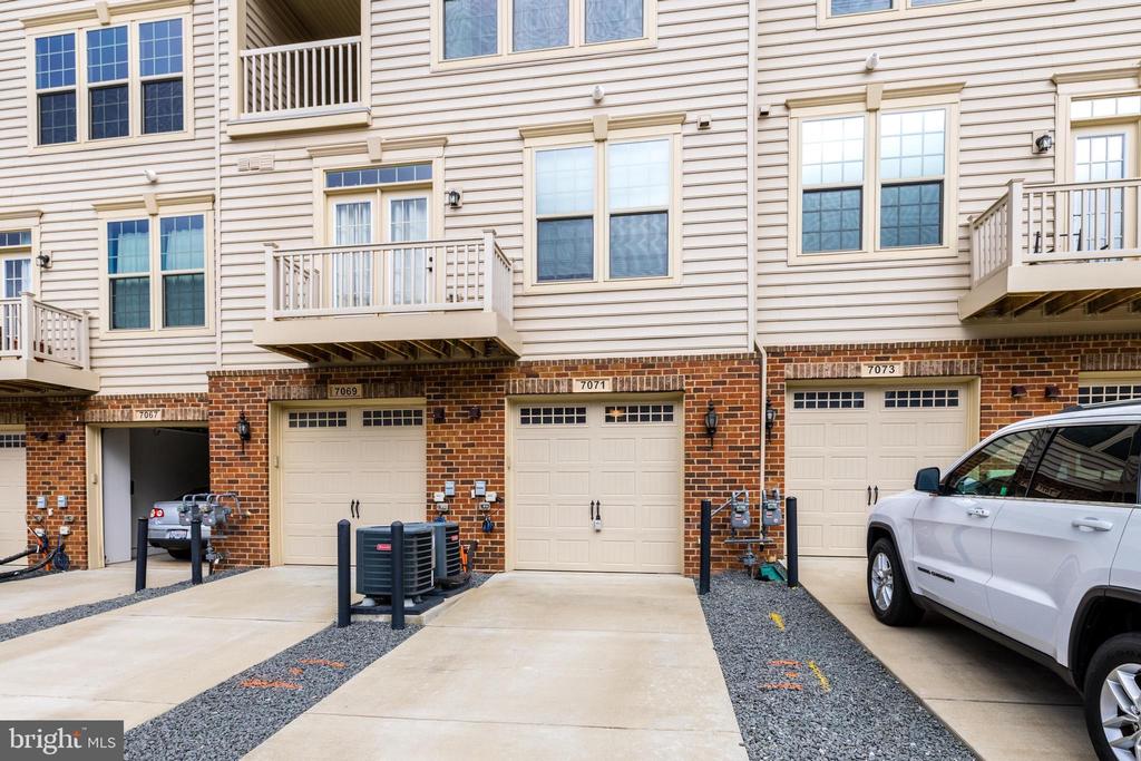 7071 DARBEY KNOLL DR