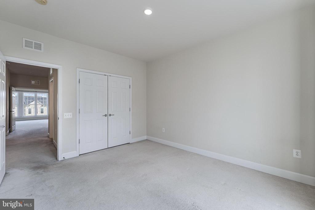 2229 OBERLIN DRIVE