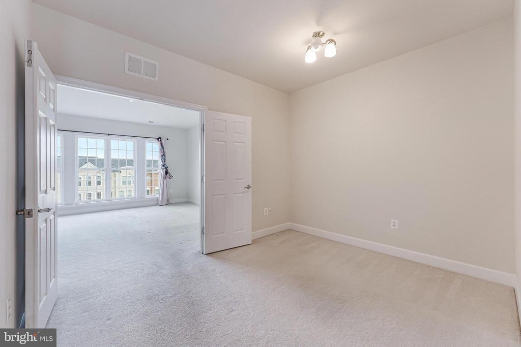 2229 OBERLIN DRIVE