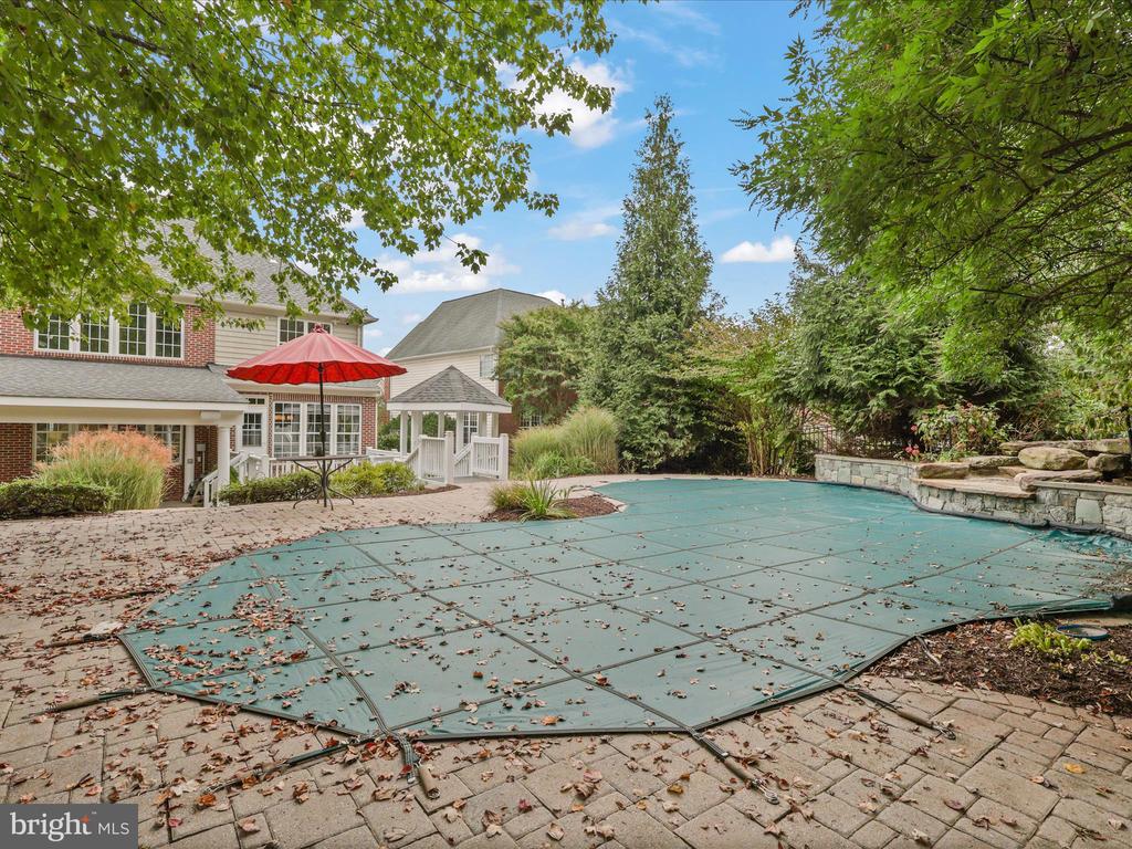 6004 HORTONS MILL COURT