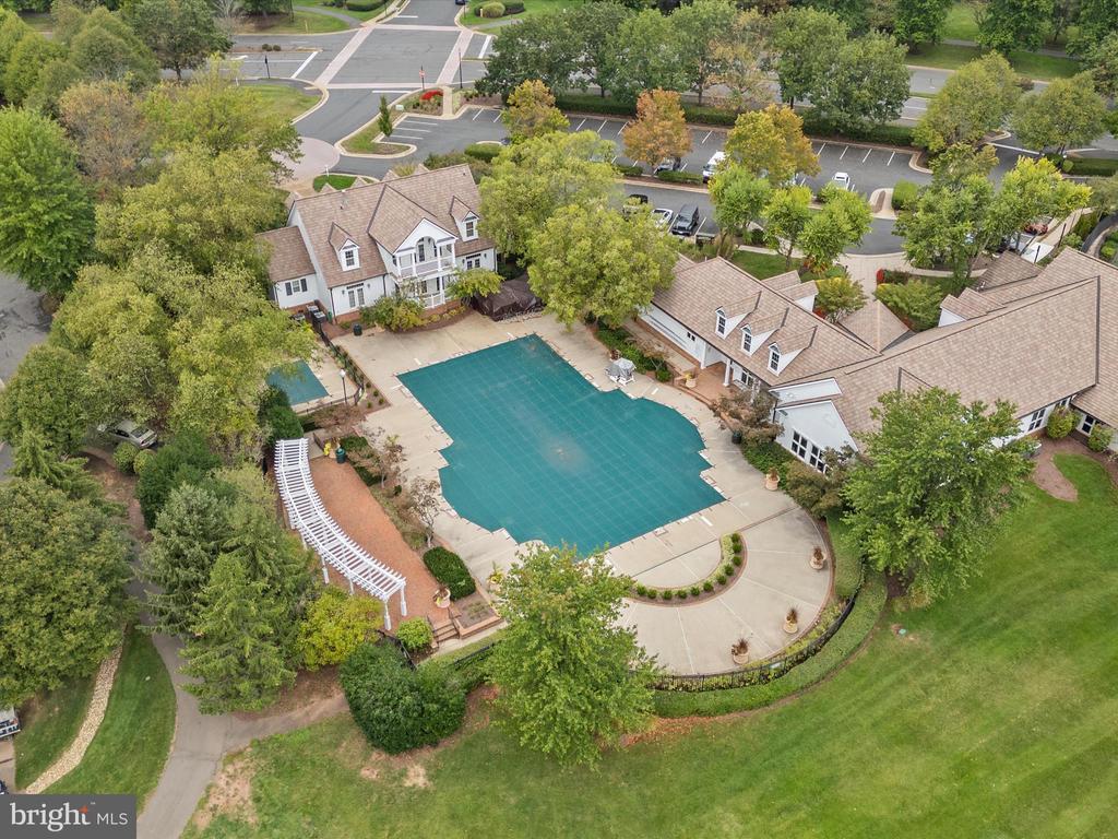 6004 HORTONS MILL COURT