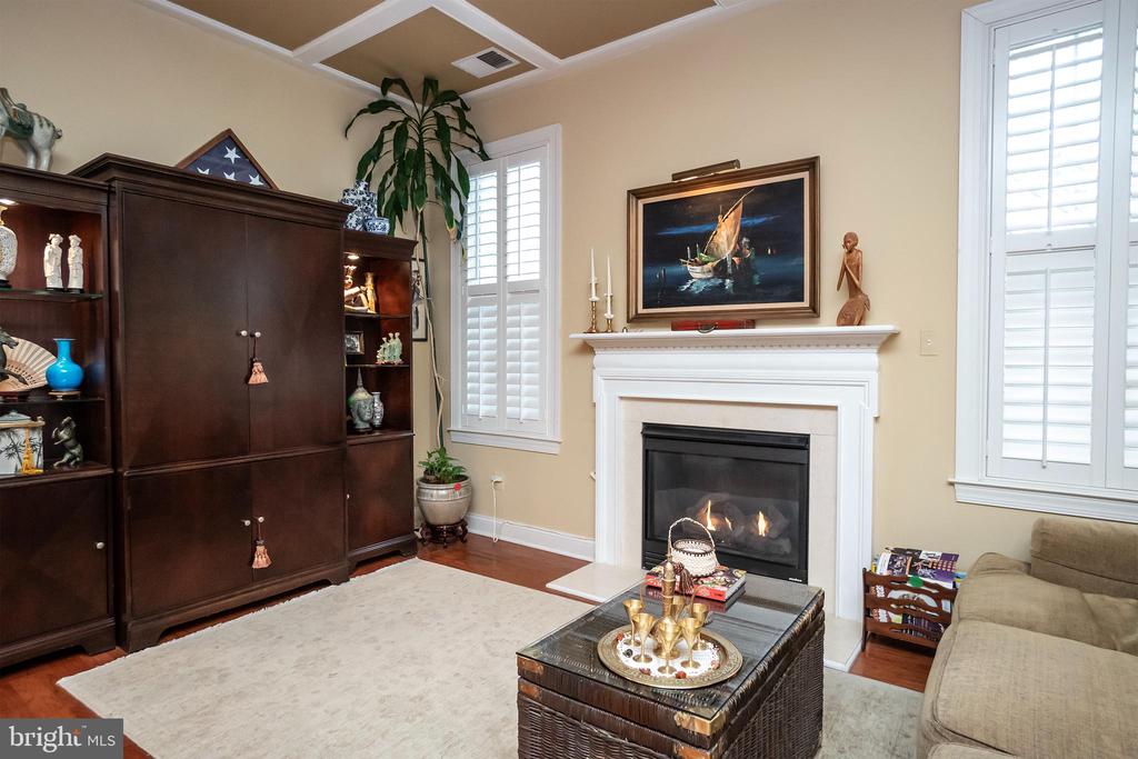 5243 CANYON CREEK WAY