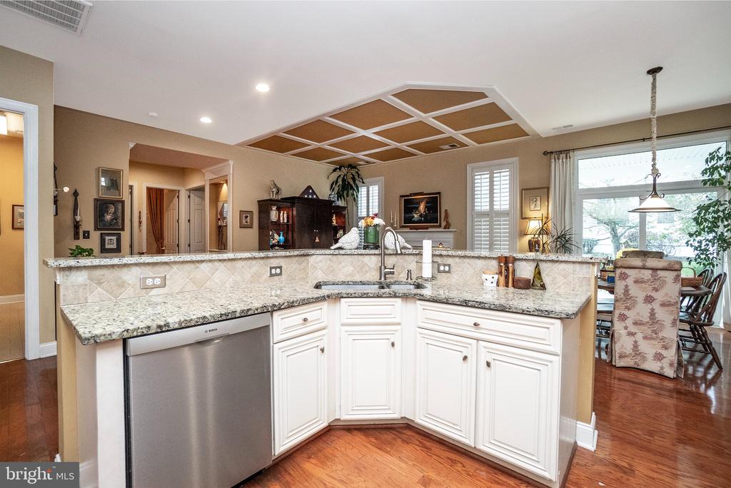 5243 CANYON CREEK WAY
