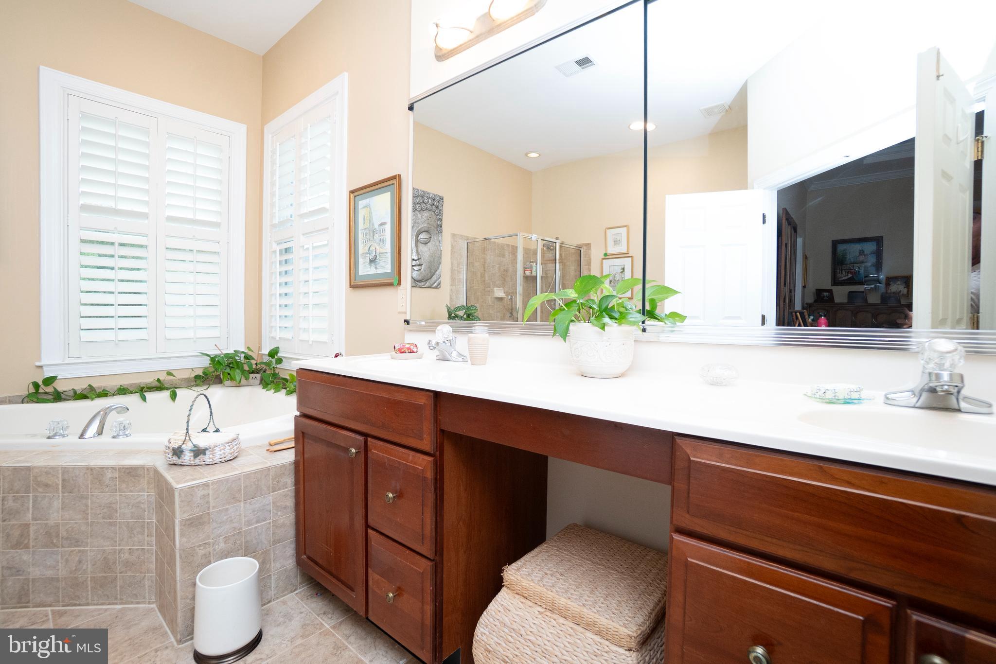 5243 CANYON CREEK WAY