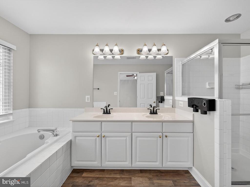 12590 GARRY GLEN DRIVE