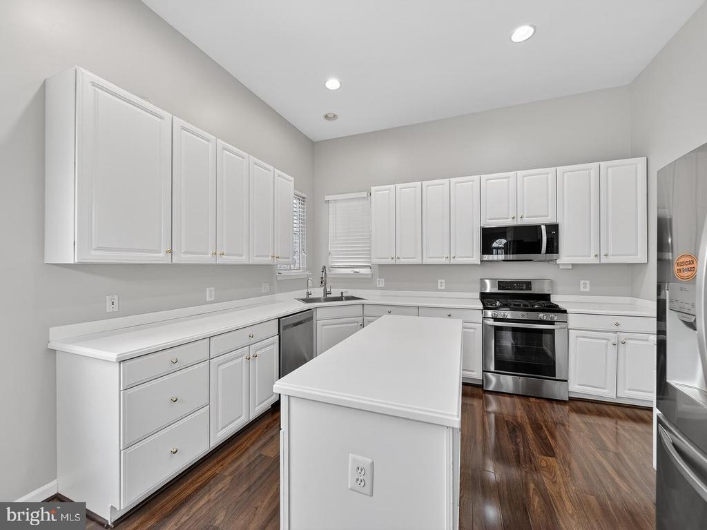 12590 GARRY GLEN DRIVE