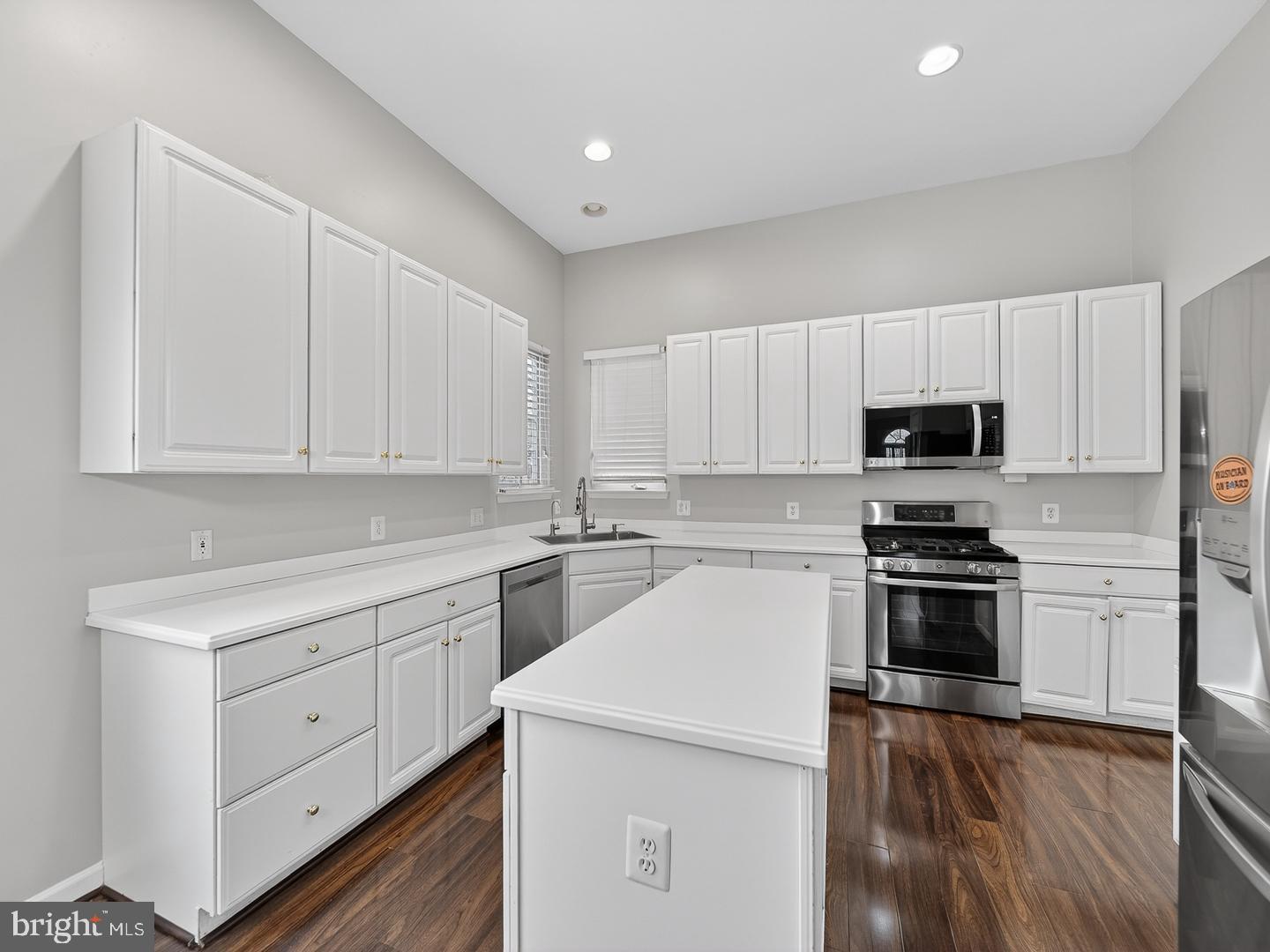 12590 GARRY GLEN DRIVE