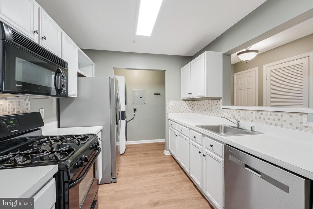 8091 LACY DRIVE 101