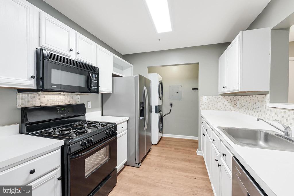 8091 LACY DRIVE 101