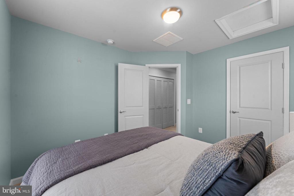 7010 KONA DRIVE