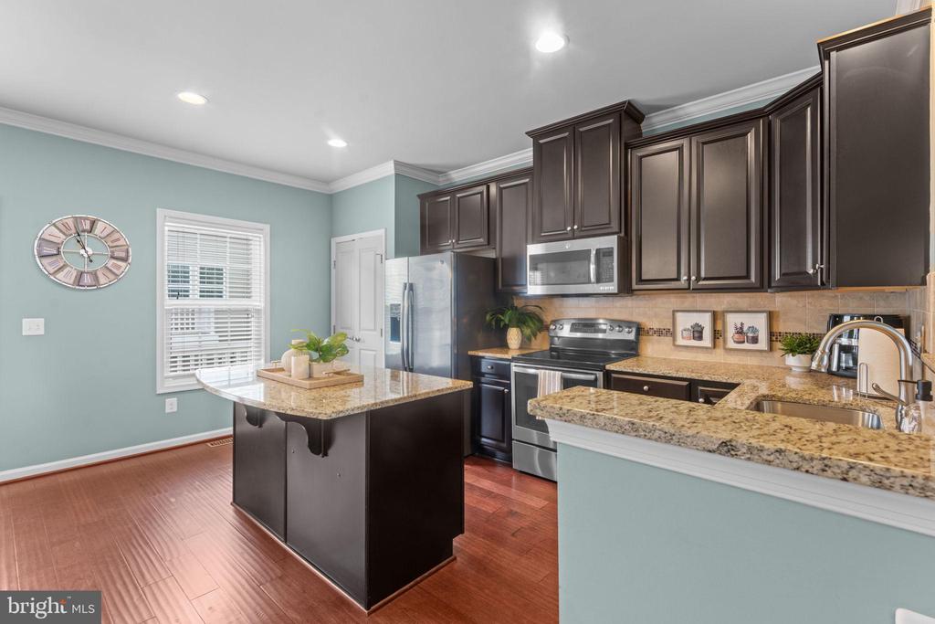 7010 KONA DRIVE