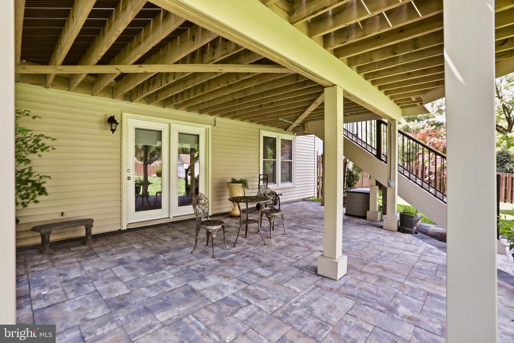 4132 WAYNESBORO COURT