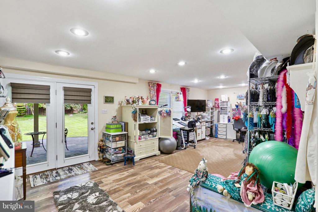 4132 WAYNESBORO COURT