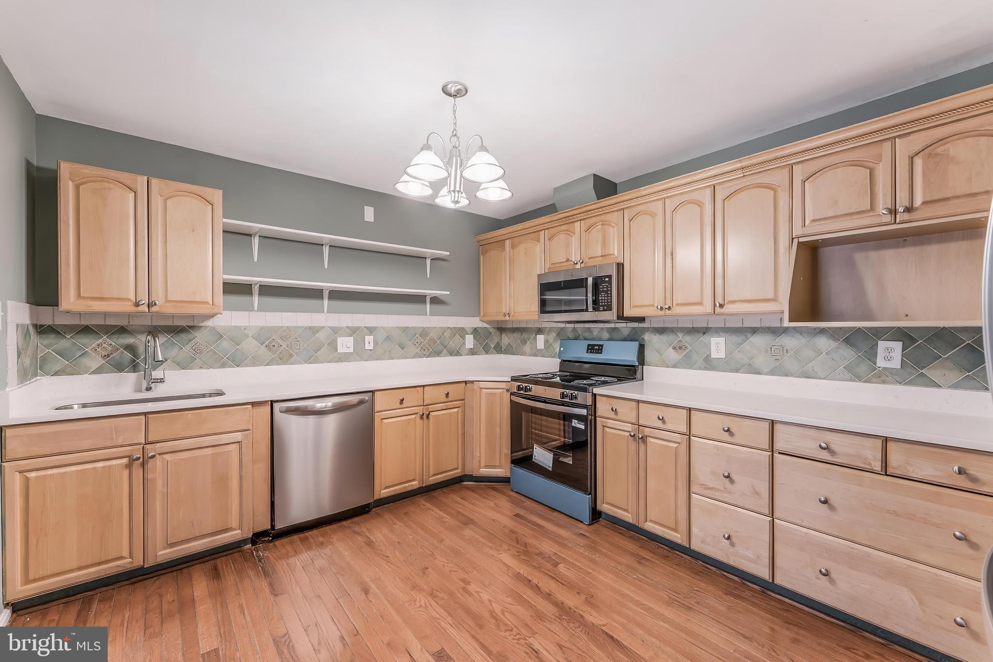 15045 HOLLEYSIDE DRIVE